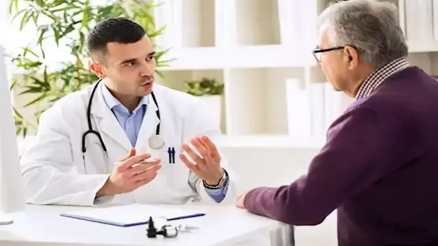 10 أسرار لا ينبغي عليك إخفاؤها عن طبيبك.. قد تنقذ حياتك