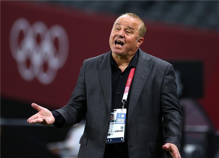 شوقي غريب مشرفًا على المنتخب الأوليمبي