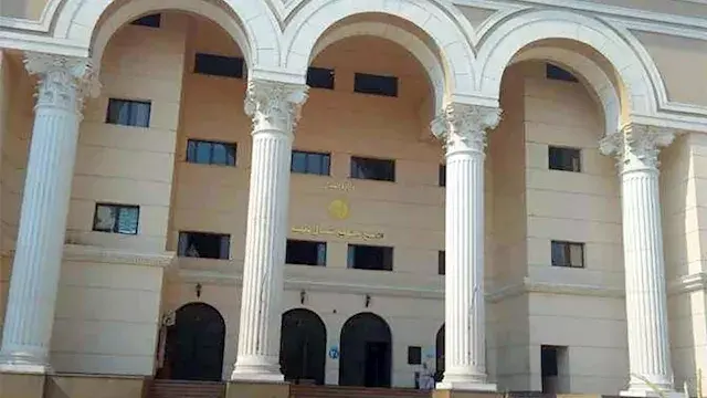"طعنه وأحرق جثمانه".. تفاصيل محاكمة مندوب تسويق في جريمة قتل بالخانكة