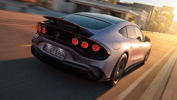 تصل لـ 1153 حصانًا.. مرسيدس تقدم GT 53 2027 AMG الكهربائية