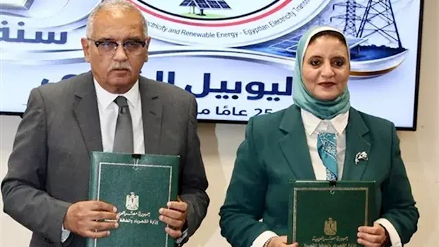 نقل الكهرباء توقع عقد إنشاء محطة محولات ميناء دمياط لدعم الشبكة القومية