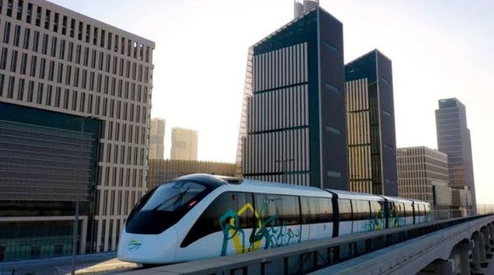مونوريل شرق النيل.. صنع في ديربي البريطانية ويتحرك في شوارع القاهرة