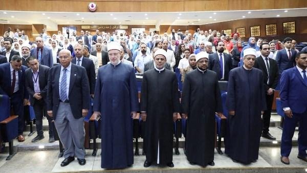 قيادات الأزهر ومحافظ القاهرة يفتتحون أعمال تطوير مستشفى الحسين الجامعي.. صور