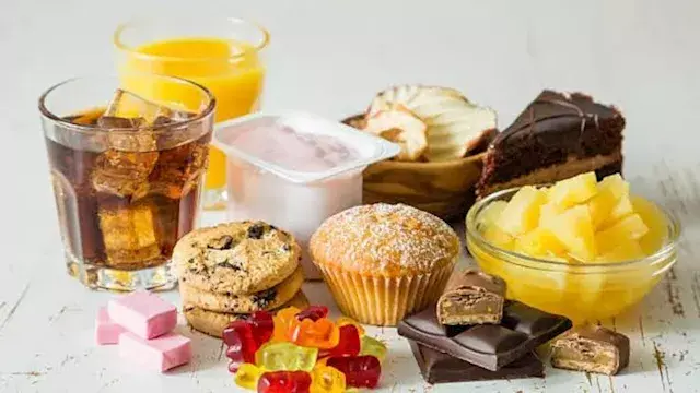 بعد سن الأربعين.. أطعمة يفضل تجنبها للحفاظ على صحتك