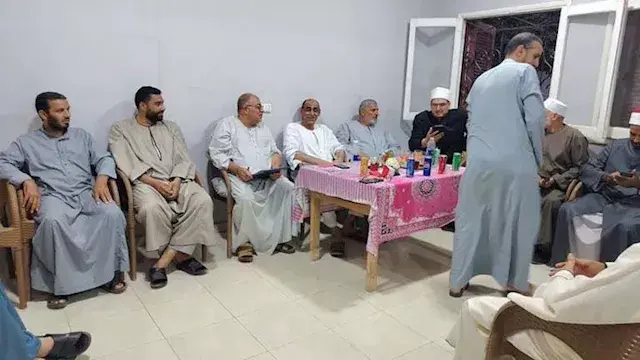 "أهل البلد سند".. أهالي دبركي يجمعون 350 ألف جنيه لدعم ضحايا "حادث كفر داود"
