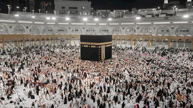 بعد تطبيق نظام الإعاشة.. كم سيدفع المعتمر مقابل الوجبات يوميًا؟