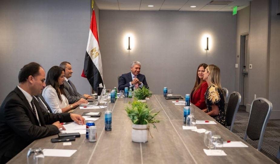 وزير السياحة يبحث مع شركات السياحة ومنظمي الرحلات بالسوق الأمريكي تعزيز الحركة الوافدة إلى مصر