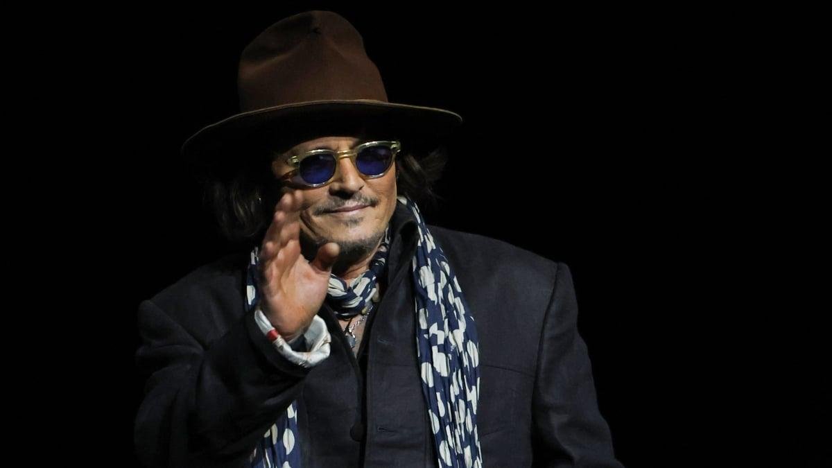 Bah, humbug: Johnny Depp wipes his grid for Ebenezer