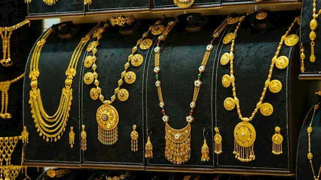 انخفاض سعر الذهب اليوم الخميس في بداية التعاملات الفورية