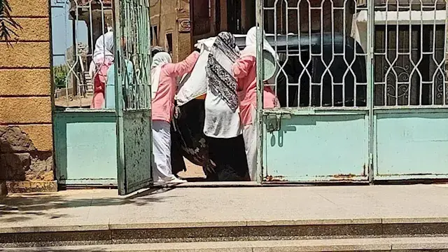 ولدت في التوكتوك.. تفاصيل وضع أم مولودتها أمام وحدة صحية بالقليوبية