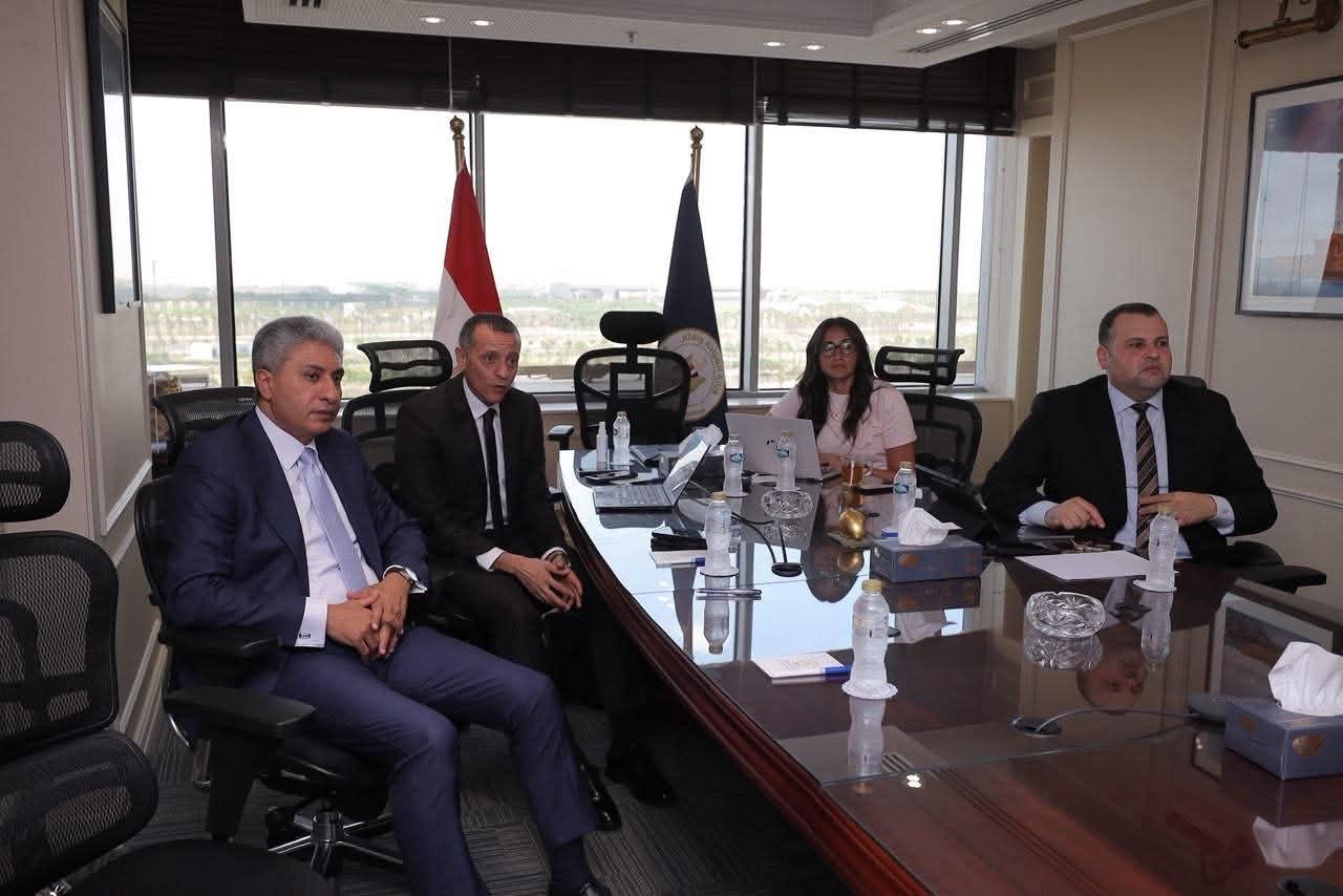 وزير السياحة ومحافظ أسوان يبحثان زيادة الحركة السياحية والتوسع في الاستثمارات الفندقية