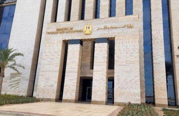 السياحة تضبط 2567 كيانا يمارس أنشطة فندقية دون تراخيص.. وغلق 1230 منشأة