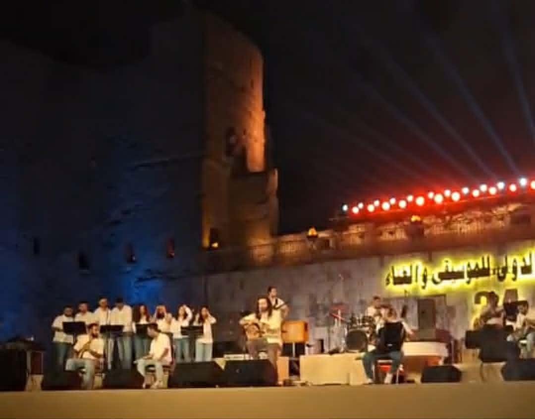 سعد العود يهدي هاني شاكر ميدلي خاصا خلال حفله بمهرجان القلعة
