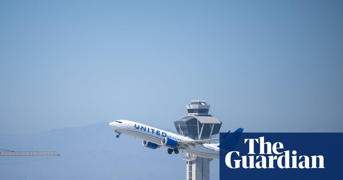 United Airlines says it will ‘look into’ worker’s threat to call ICE in viral video