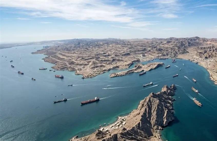 رويترز: انخفاض حركة السفن عبر مضيق هرمز لأدنى مستوى في 3 أشهر