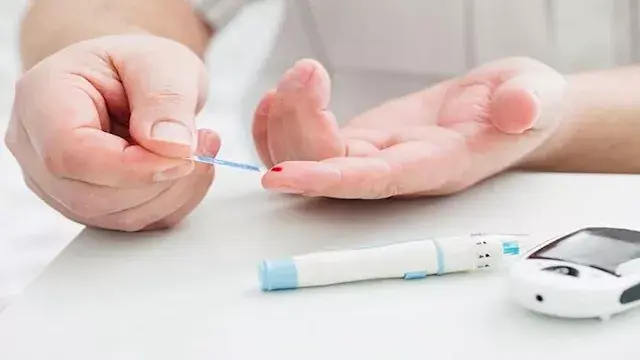 ماذا يفعل ارتفاع سكر الدم في خلايا الدماغ؟
