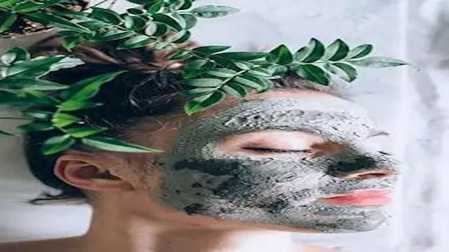 أغرب طرق التجميل عبر التاريخ.. أبرزها روث الحيوانات