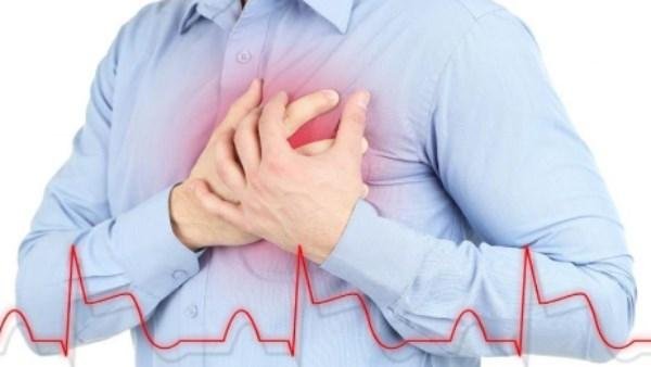 أستاذ قلب: زيادة الوزن والتوتر يرفعان مخاطر الإصابة بأمراض القلب مبكرًا