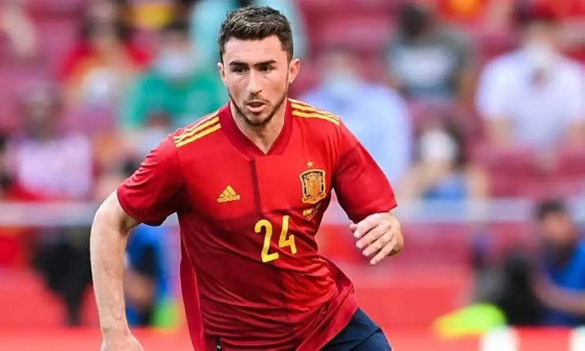 إيميريك لابورت على رادار برشلونة