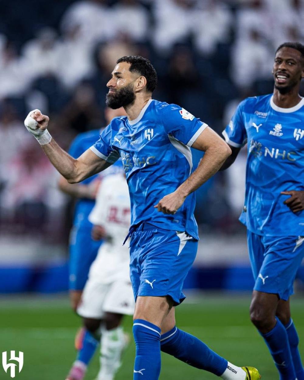الهلال يدرس طرد البنز
