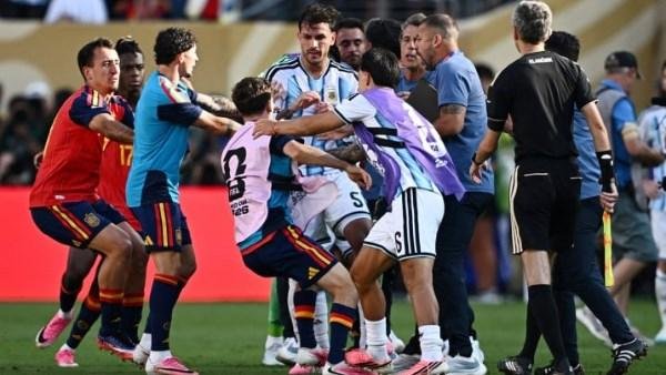 7 مخالفات.. الفيفا يؤدب منتخب الأرجنتين بعد نهائي المونديال