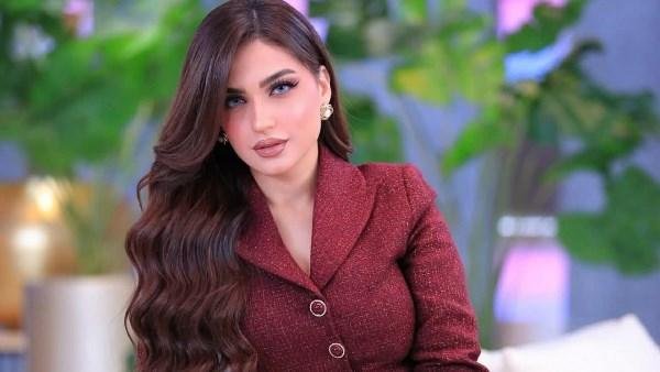 لوك كاجوال.. ياسمين عز تخطف الأنظار بظهورها