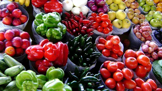 أسعار الخضروات والفاكهة في سوق العبور اليوم.. 9 جنيهات لكيلو الطماطم