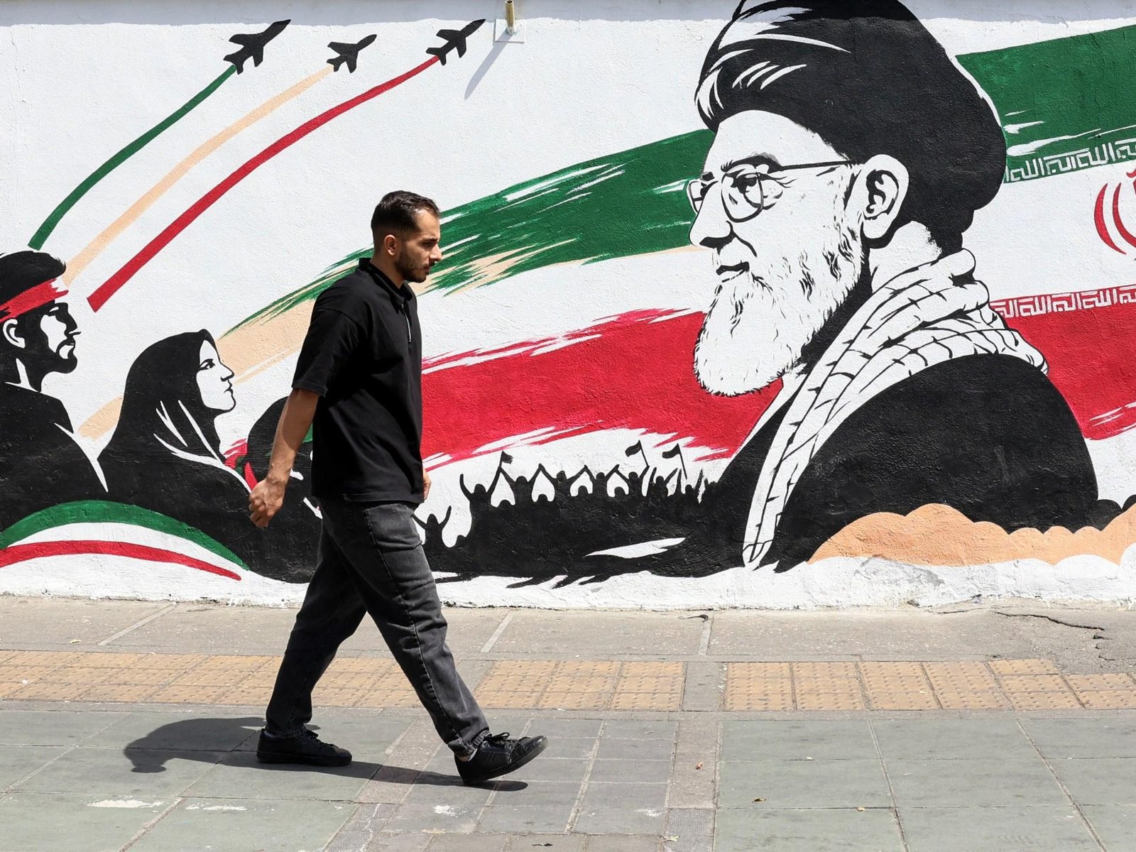 Iran blames US for Hormuz dispute as both sides confirm ongoing talks