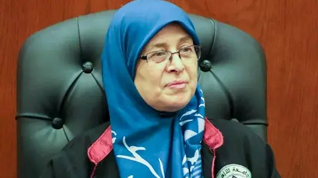 من "ربة منزل" لـ "صانعة جيل".. عالمة أزهرية تعلق على مقترح بمجلس الشيوخ