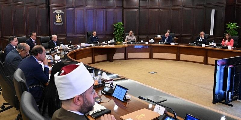 رئيس الوزراء: نعمل على زيادة المخزون الاستراتيجي من المواد البترولية المتنوعة ومختلف السلع