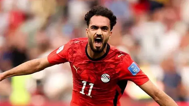 شقيق مصطفى زيكو يتسلم جائزة أفضل لاعب في الدوري نيابة عنه (فيديو)