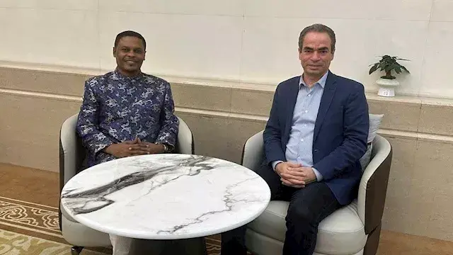 تدريب إعلاميين وترجمة برامج.. تفاصيل لقاء أحمد المسلماني مع وزير الإعلام الصومالي