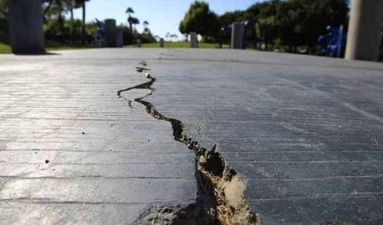 البحوث الفلكية: مصر بعيدة عن أحزمة الزلازل الخطرة.. ودرجة 5.5 ضعيفة على المقياس العالمي