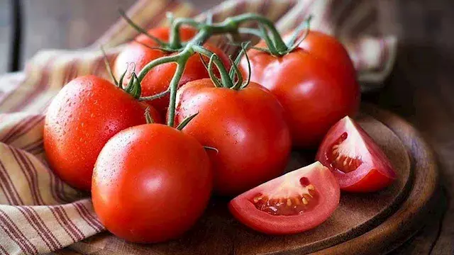 الطماطم صباحًا أم مساءً؟.. إليك أفضل وقت لتناولها