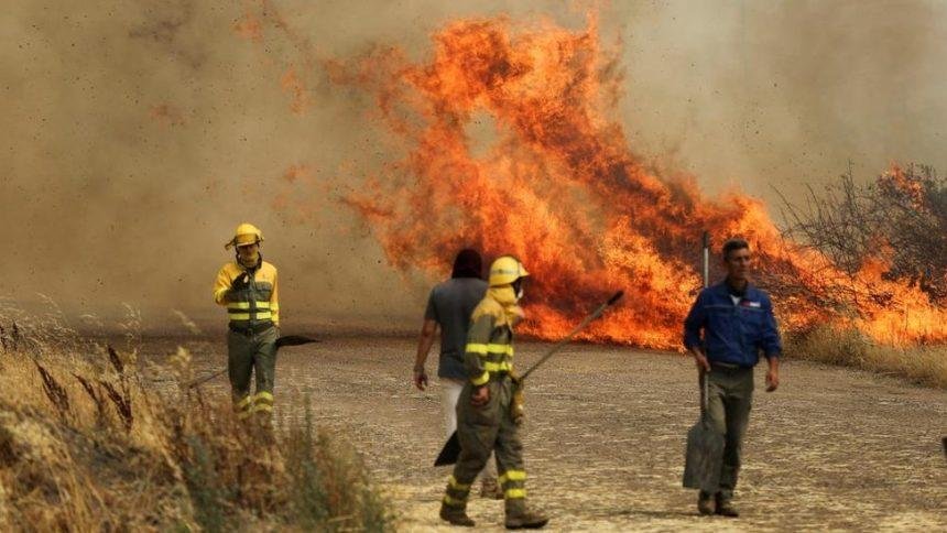 إسبانيا: إجلاء سكان بضواحي برشلونة بسبب حريق غابات