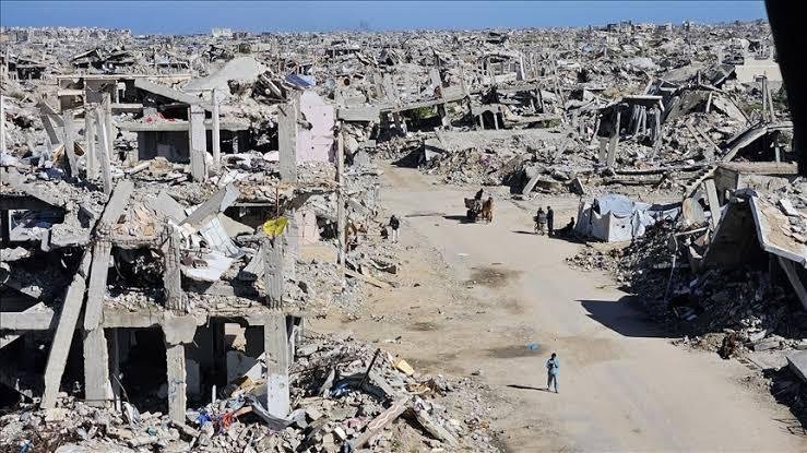 الأورومتوسطي: نقل إسرائيل ركام غزة خارج القطاع يهدد بطمس أدلة الإبادة 