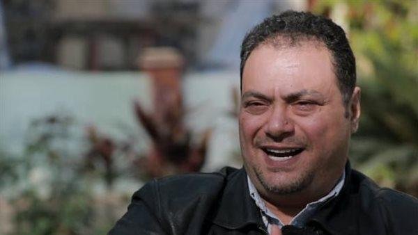 «كنت قاعد بالبوكسر تحت الشجرة».. مراد مكرم يكشف كواليس محرجة في «شبر مياه»