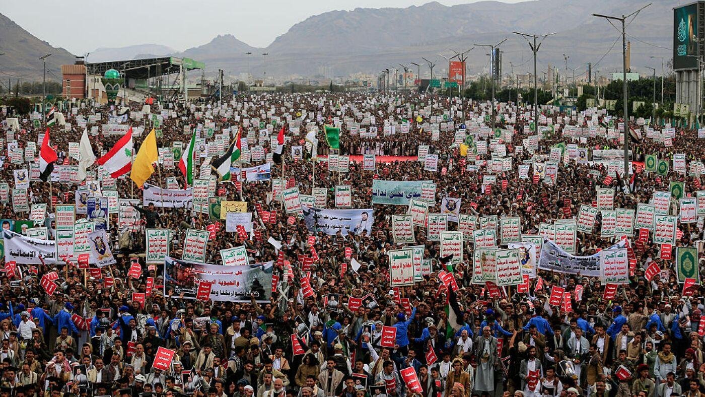 Amid U.S.-Iran war, Houthi rebels threaten to blockade another key strait
