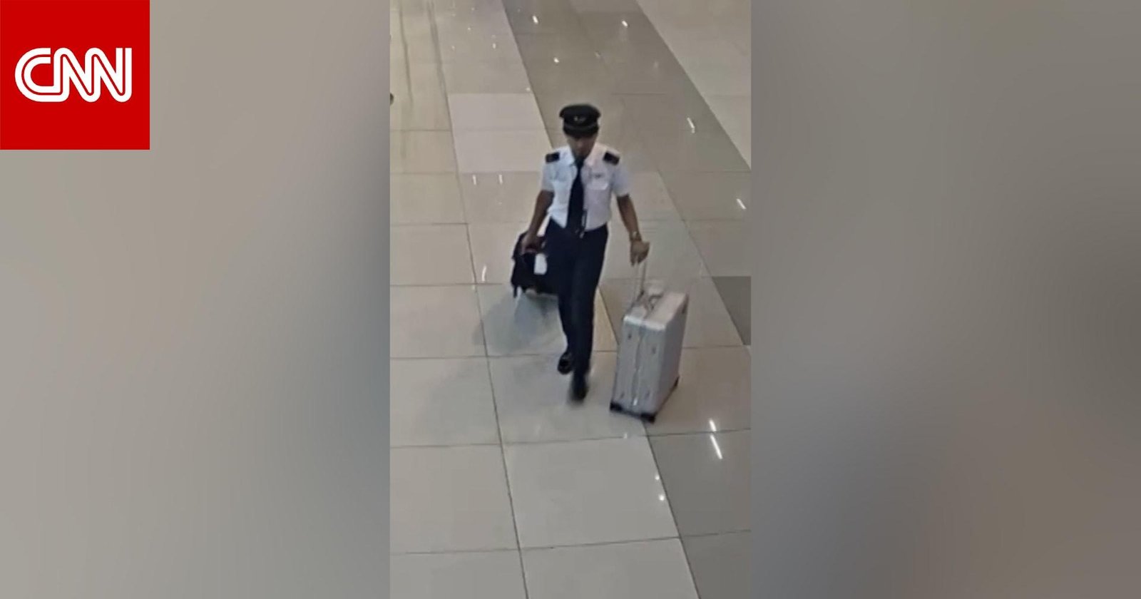 شاهد اعتقال طيار في إندونيسيا "قاد طائرة تحت تأثير المخدر"