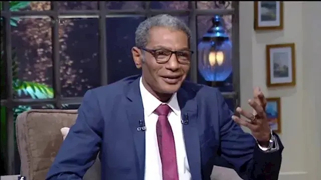 "نحّيتها جانباً لأفهم".. الشاعر أحمد بخيت يتحدث عن تفاسير القرآن الكريم
