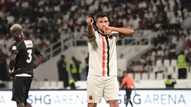 بالفيديو.. تريزيجيه يفتتح أهدافه مع الرياض أمام الشباب