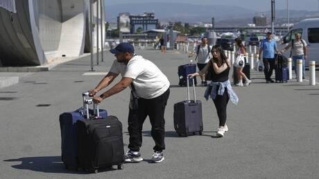 قناة "كان" العبرية: خمس الإسرائيليين يفكرون في مغادرة البلاد خلال العامين الأخيرين