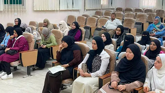فتح 24 فصلًا جديدًا لمحو الأمية خلال قافلة توعوية في أسيوط