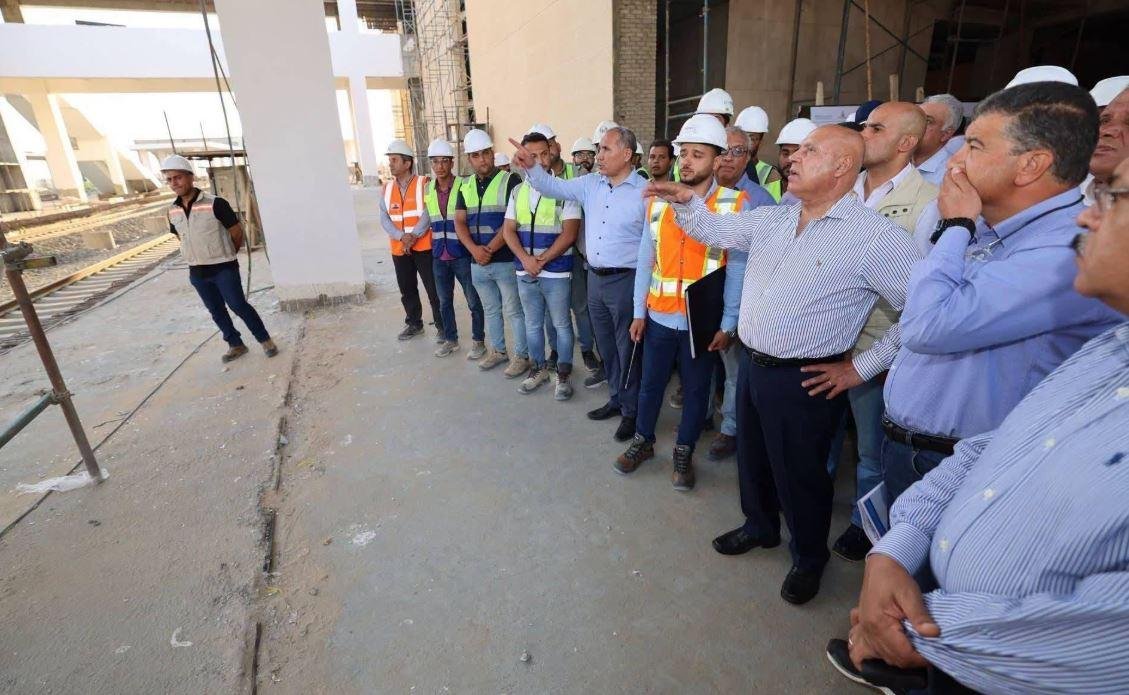 وزير النقل: الخط الأول من شبكة القطار الكهربائي بمثابة قناة سويس جديدة على قضبان