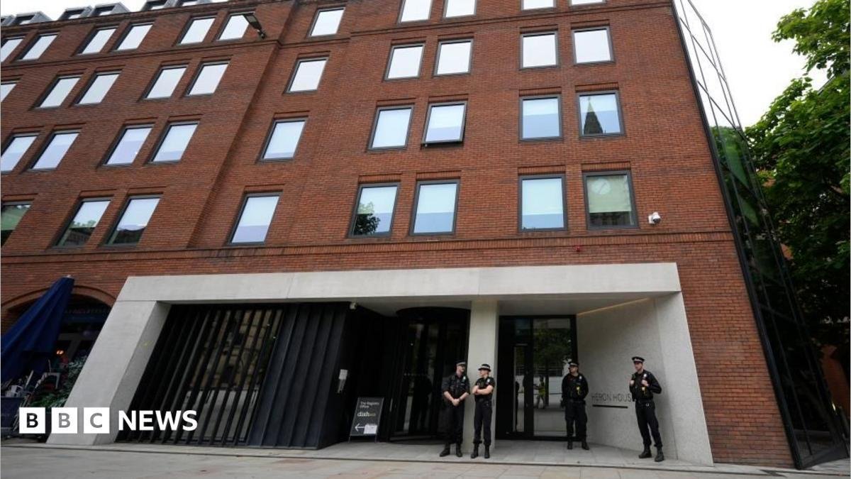 Senior ministers and aides set to work from No 10 North