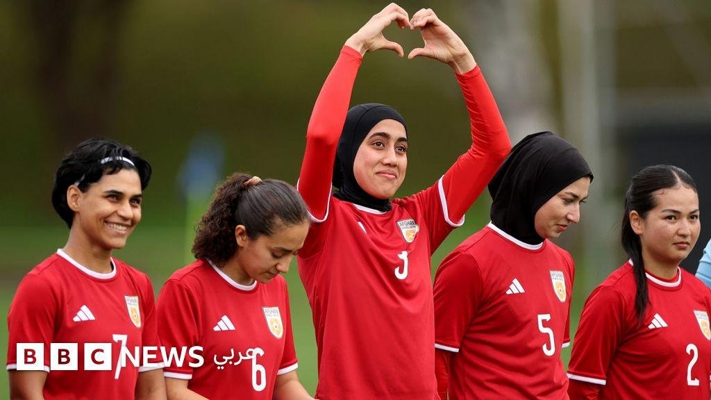 منتخب أفغانستان النسوي يجتمع من جديد على بُعد 8 آلاف ميل بعد حظر كرة القدم في البلاد