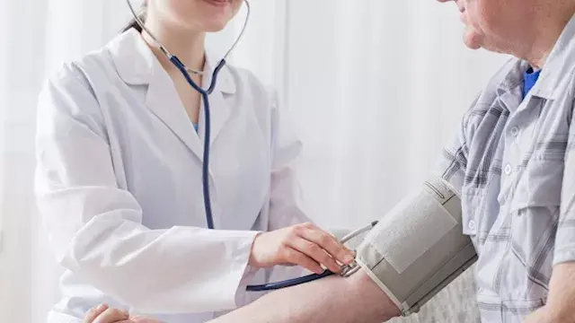 كيف يؤدي تناول السكر إلى ارتفاع ضغط الدم؟