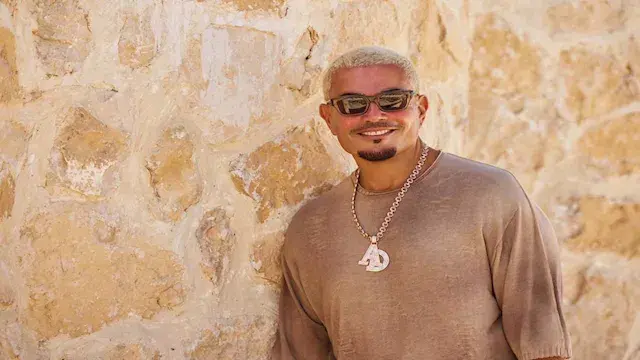 عمرو دياب يتصدر التريند بـ"لولا البنات" بعد طرح الكليب بنصف ساعة