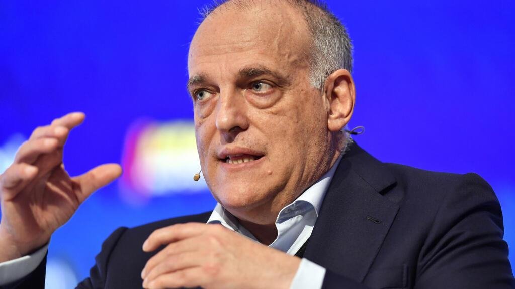 رئيس رابطة الدوري الإسباني يتهم الفيفا بـ"تدمير صناعة كرة القدم" ويَعتبِر إنفانتينو "انتهى"