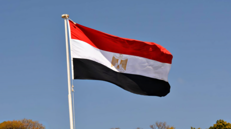 مصر تقف إلى جانب السعودية وتطالب بالوقف الفوري للاعتداءات على أراضيها